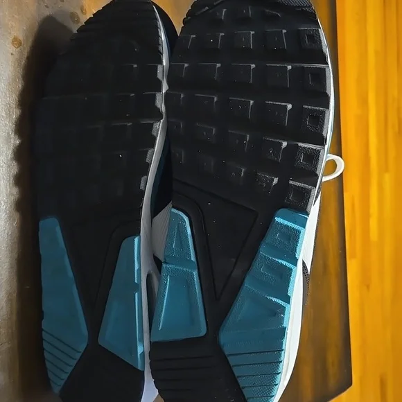 Nike Correlate Size 10 Womens - Picture 3 of 6